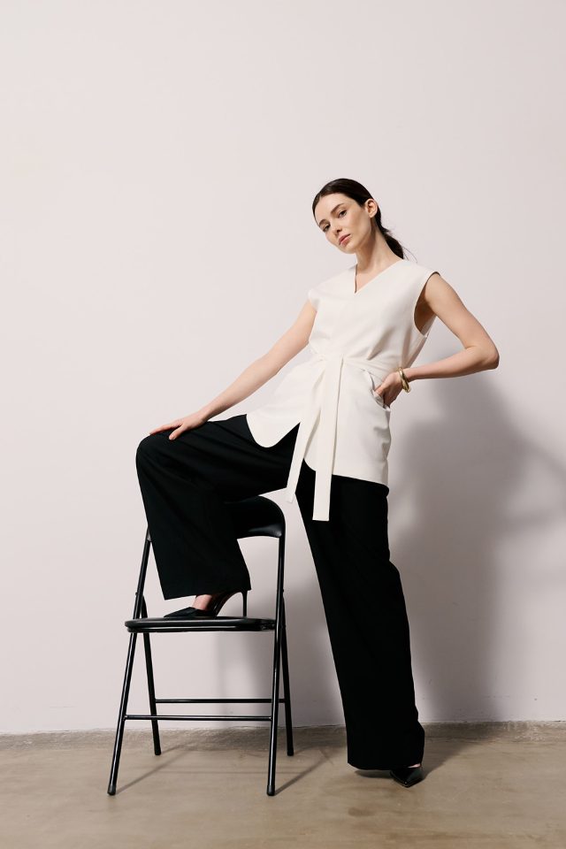 Geruite pantalon met wijde pijpen – zwart