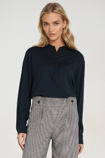 Nife viscose poloblouse met opstaande kraag – marineblauw