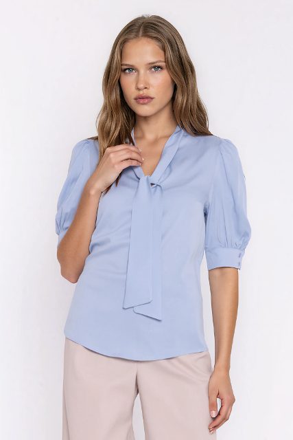 Nife blouse met strik – lichtblauw
